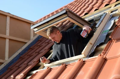 Pose de fenêtres de toit Velux à Larrey